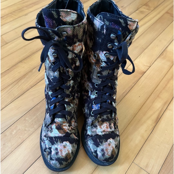 Sam Edelman Black Floral Print Lace Up Moto Combat Boots Size 8 - Picture 3 of 9